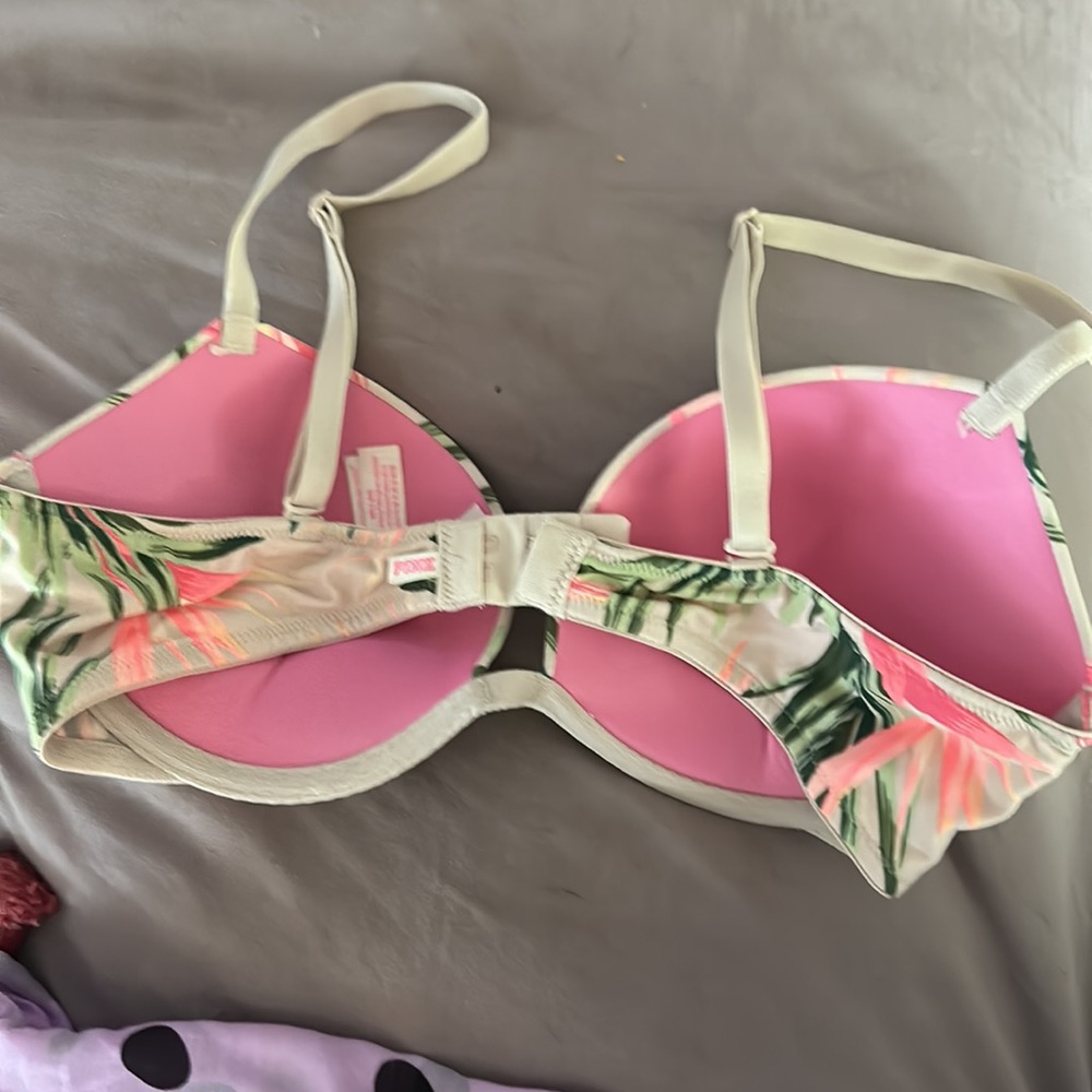 Pink bra - Picture 2 of 2